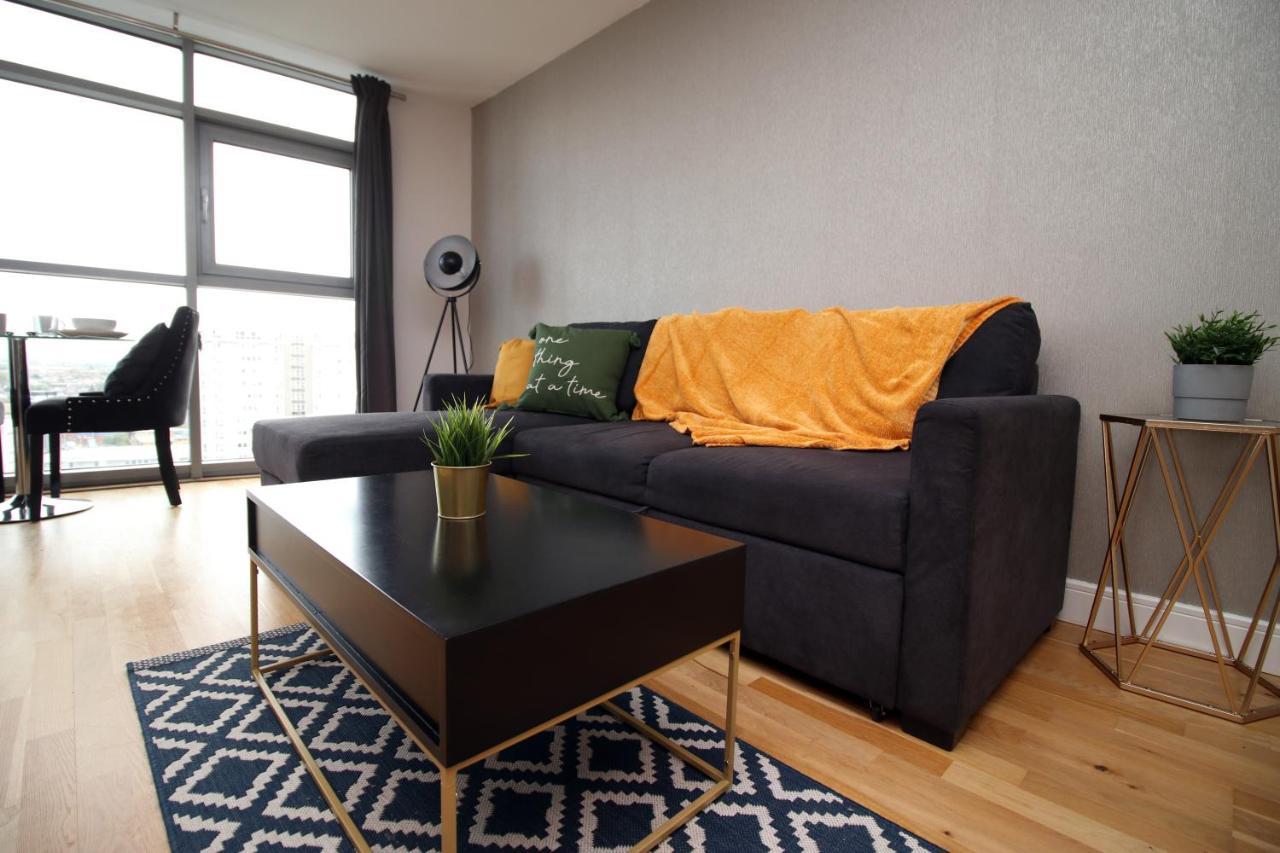 The View - Long Stay Offer - Modern Central Apartment And Parking By Cto Serviced Apartments Cardiff Bagian luar foto